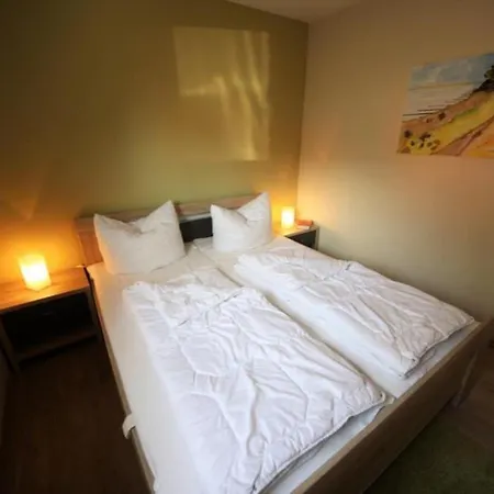 H1 - Traumhaftes Ferienhaus Mit Seeblick & Schoener Terrasse In Roebel/mueritz