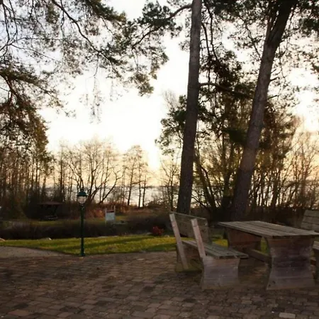 H1 - Traumhaftes Ferienhaus Mit Seeblick & Schoener Terrasse In Roebel/mueritz