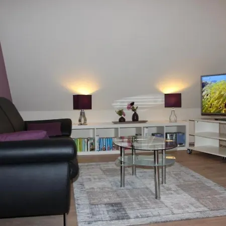 H1 - Traumhaftes Ferienhaus Mit Seeblick & Schoener Terrasse In Roebel/mueritz 펜션 *